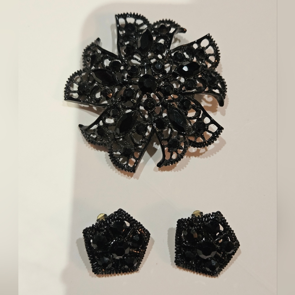 Vintage Art Deco Rhinestone Black Brooch And Earring Set